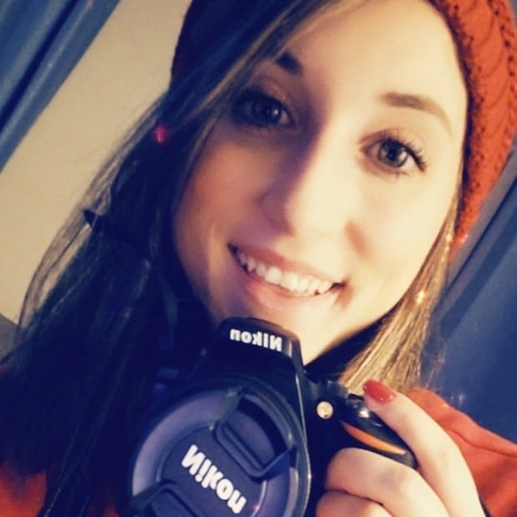 Meet your Posher, Whitney - Picture 1 of 1